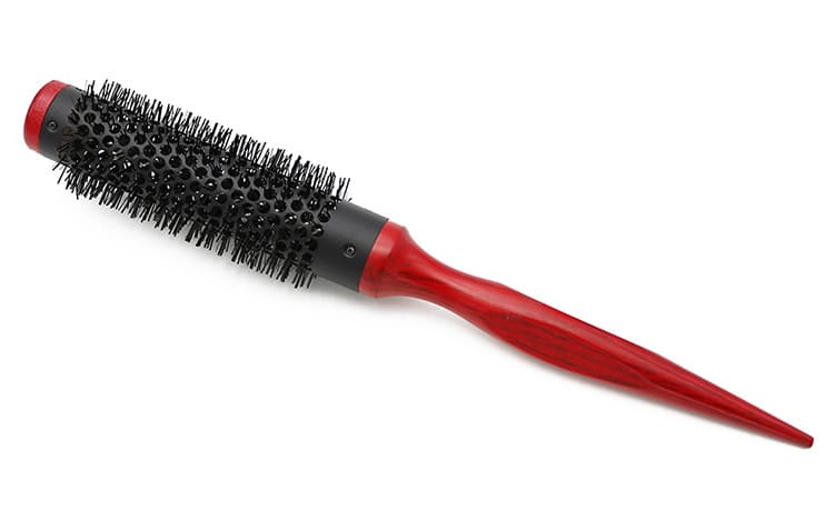 Brosse brushing Cheveux courts allongée